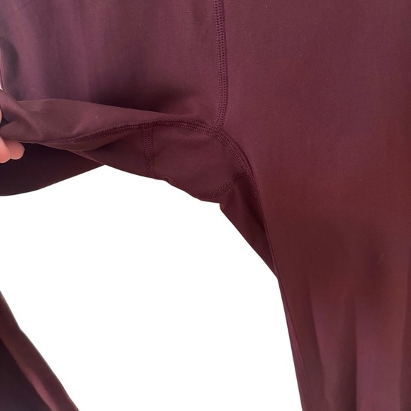 On Running Active Tights in "Mulberry" Size XS - Picture 8 of 15